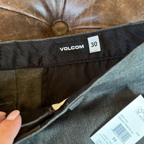 Volcom - Picture 2 of 6